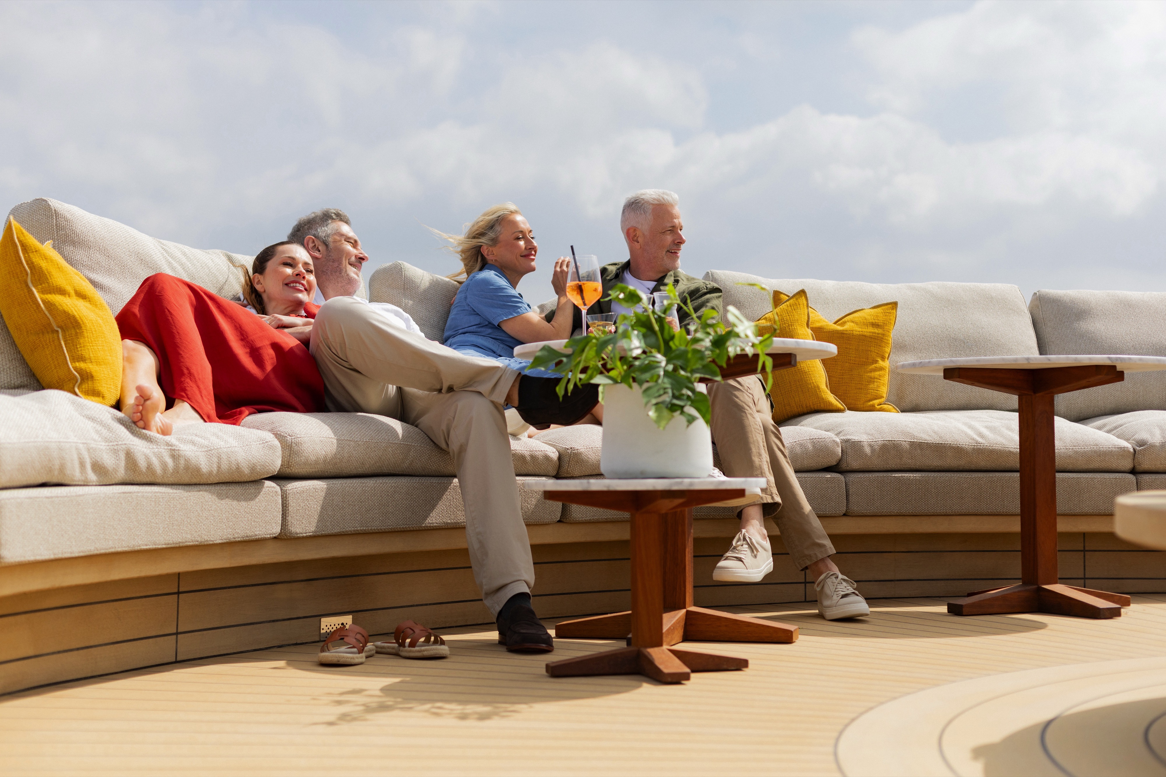 APT Solara - Daystar Deck